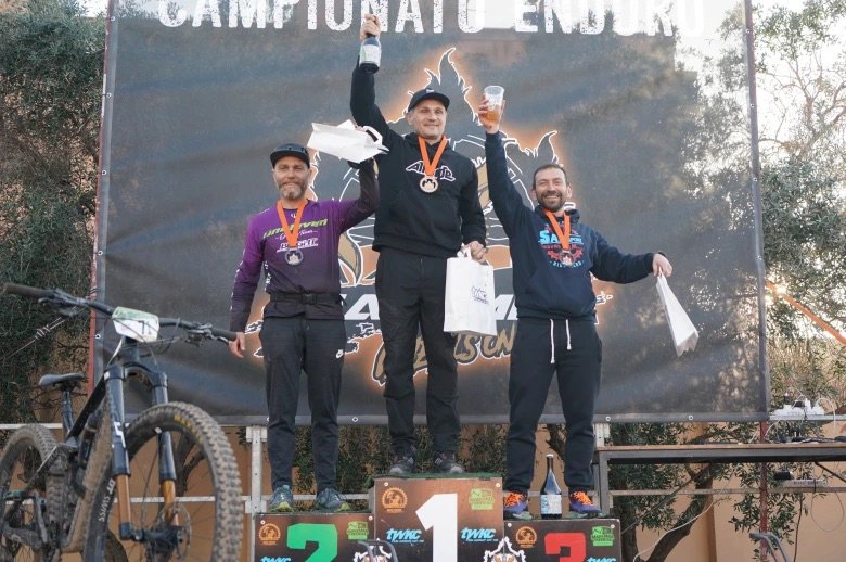 scuola mtb roma oneleven, scuola mountain bike roma, racing team scuola mtb roma